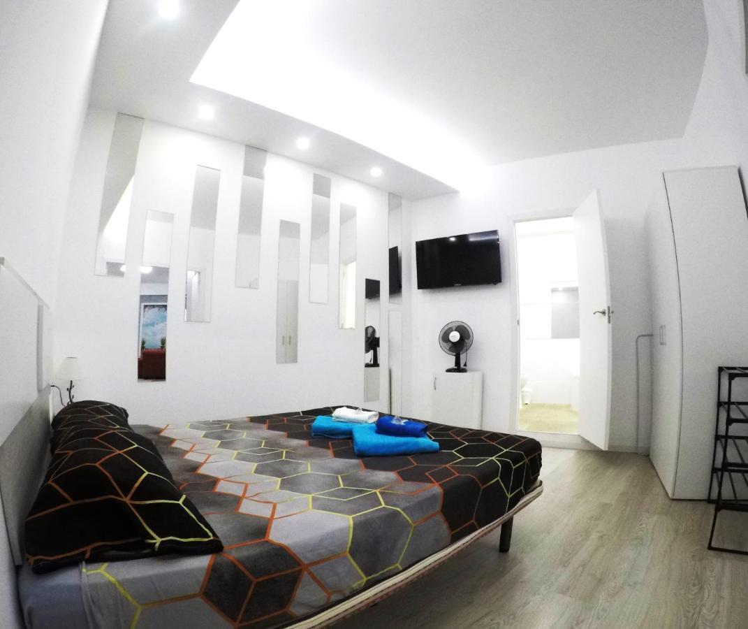 Fantastic 2 Bedrooms, Just 20 Meters From Ocean Playa de las Américas Buitenkant foto